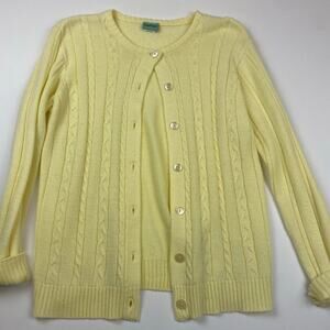 Vintage cable knit button front cardigan sweater pastel yellow granny core 90’s